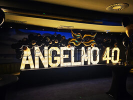 Lichtletters Hout 'Angelmo 40' set van 9 Verhuur