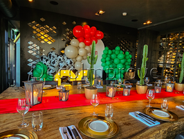 Tafelsetting Medium Western Theme &ndash; Een stoere styling met Robuste Lantaarns