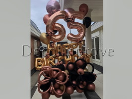 Zwart Rosegold 'Happy Birthday 65' Ultra Deluxe Collage Ballonnenpilaar - Luxe verjaardagsdecoratie met chroom accenten