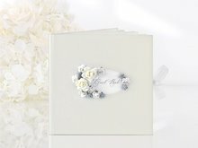 Fairytale Garden Creme met Helder Blauwe en Creme Witte Bloemaccenten Gastenboek