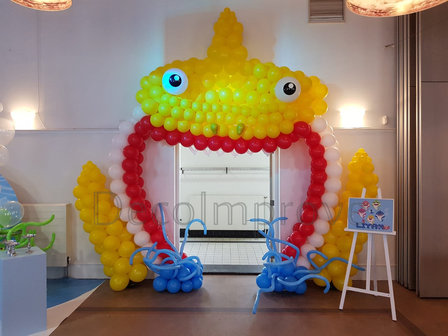 Ballonnenboog Baby Shark Geel