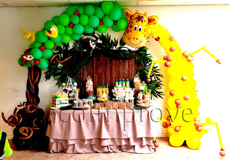 Ballonnenboog Jungleboom met Giraffe en Jungledieren