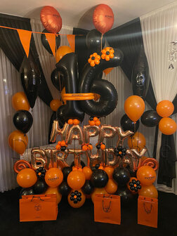 Hermes Paris &#039;Happy Birthday&#039; Ultra Deluxe Collage Ballonnenpilaar