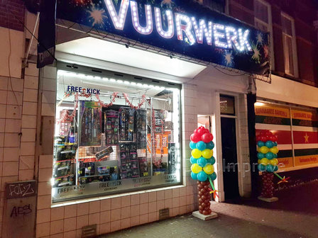 Vuurpijl Turquoise Geel met Rode Punt Ballonnenpilaar