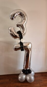 Zilver en Zwart &#039;37 jaar&#039; Ballondecoratie