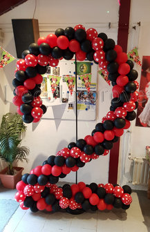 Rood met Zwart en Polkadots Cijfer 2 Ballondecoratie