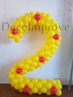 Geel met Rood Cijfer 2 Ballondecoratie