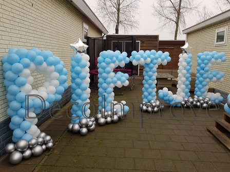 Baby Blauw en Wit Ballonletters 150cm