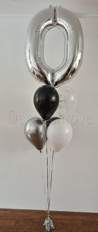 Zilver, zwart en wit &#039;0&#039; Ballonnentros Helium Ballonnenboeket