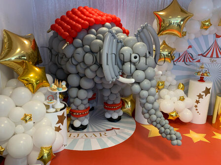 Olifant Circusthema Ballondecoratie