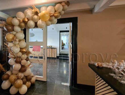 Ballonnenboog Organic Driekwart Nude met Bloemen