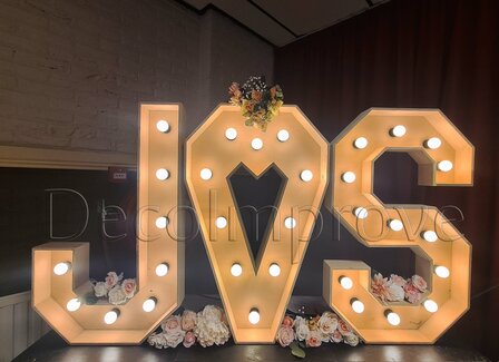 Lichtletters Hout J Hartje S set van 3 Verhuur