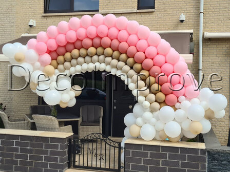 Vintage Regenboog Halfrond Ballonnenboog op Wolk