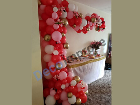 Organic Valentine Driekwart Ballonnenboog met Bloemen