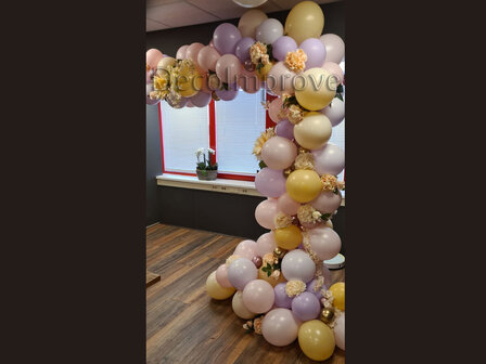 Organic Pastel met Bloemen Driekwart Ballonnenboog