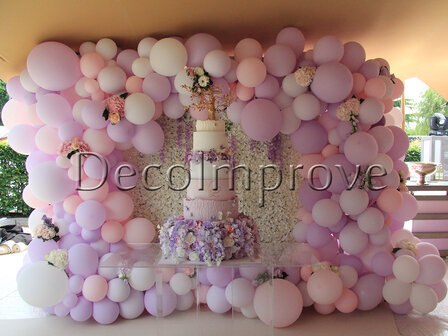 Lila Backdrop Bloemenwand en Ballonnen Tussenwand Setting