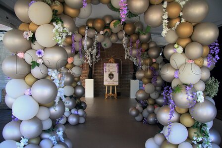 Champagne Entree Organic Ballonnentunnel met Bloemen