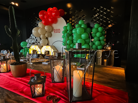 Tafelsetting Medium Western Theme &ndash; Een stoere styling met Robuste Lantaarns