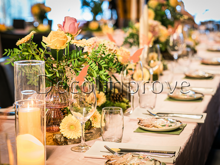 Luxe Tafelsetting Fairytale &ndash; Pastel Florals, Vlinders &amp; Warm Licht