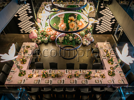 Luxe Tafelsetting Fairytale &ndash; Pastel Florals, Vlinders &amp; Warm Licht