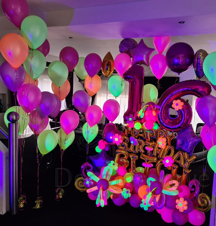 Neon Explosion '16 Happy Birthday Bitch' Ultra Deluxe Collage Ballonnenpilaar