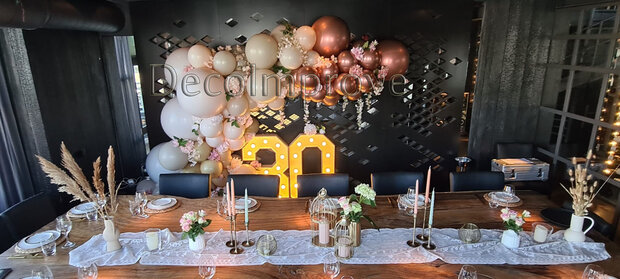 Ballonnenboog Organic Driekwart met Bloemen en Set van 2 Lichtletters