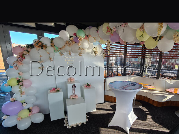 Pastel met Bloemen Zaaldecoratie Setting Medium