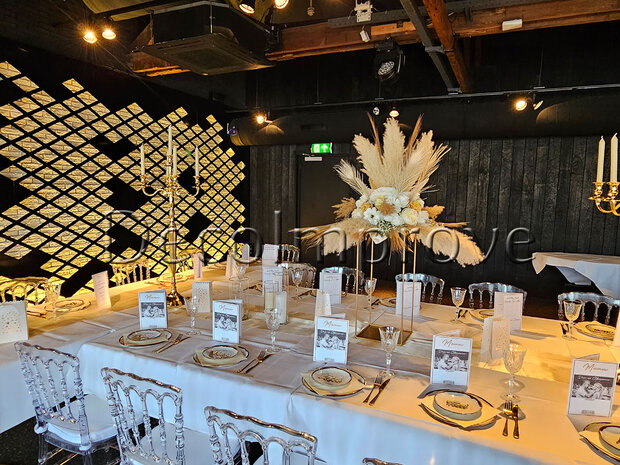 Tafelsetting Medium Nude &ndash; Stijlvolle Gedekte Tafels met Droogbloemen