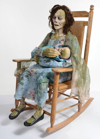 Schommelende Beschimmelde Mama Animatronic Bewegend Figuur