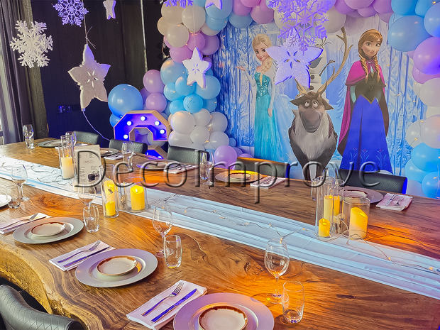Tafelsetting Standaard  Frozen – Winter Wonderland Tafelopmaak met Sneeuwvlokken & Licht