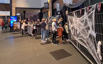 Pop-up spookhuis in winkelcentrum — publiekstrekker Halloween attractie door HalloweenImprove