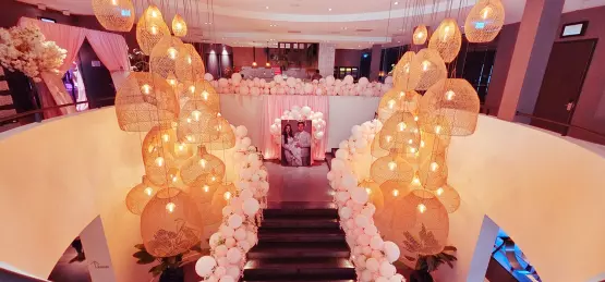 Entree met ballonnen