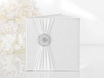 Wit met Grote Zilveren Rozet Decoratie Gastenboek