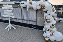 Organic Chroom Goud en Wit met Bloemen Driekwart Ballonnenboog
