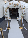 Ballonnenboog Rond Wit en Goud met Bloemen