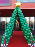 Kerstboom Tunnel Ballonnenboog