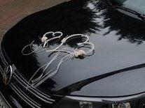 Rotan Harten met Creme Bloemen Klassiek Auto Versiering 2st
