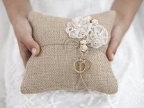 Vintage Jute met Kanten Bloemen Ringen Kussentje