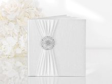 Wit met Grote Zilveren Rozet Decoratie Gastenboek