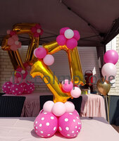 Roze Bloemen '17' Cijfer Tafeldecoratie