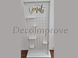 Donutwall wit met Gouden letters voor 87 Donuts Verhuur