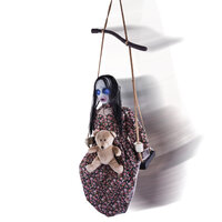 Meisje op Schommel Animatron Bewegend Figuur